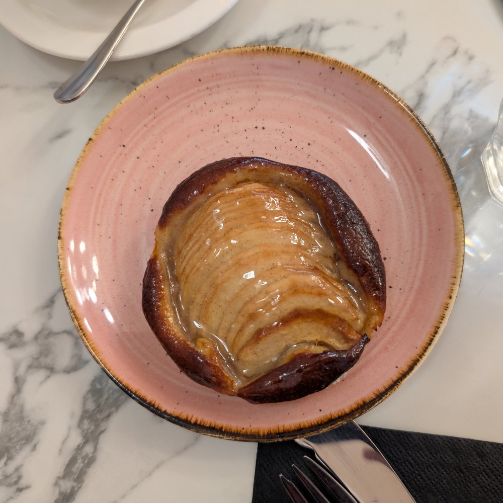 Baked Apple Slices with Cinnamon